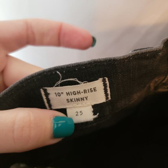 Madewell Washed Black High Waisted Step Raw Hem 10 in Skinny Jeans Size 25 - Picture 3 of 10